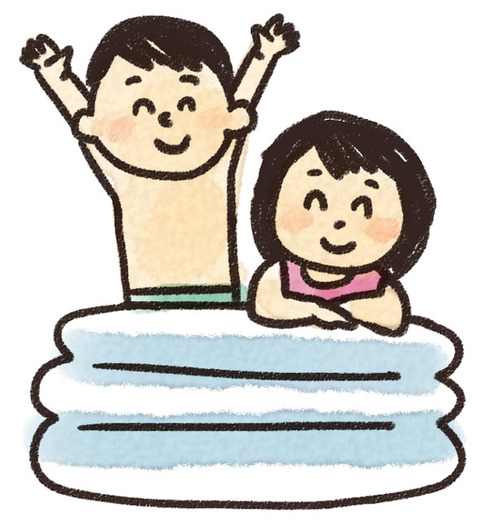 プールで遊ぶ子供