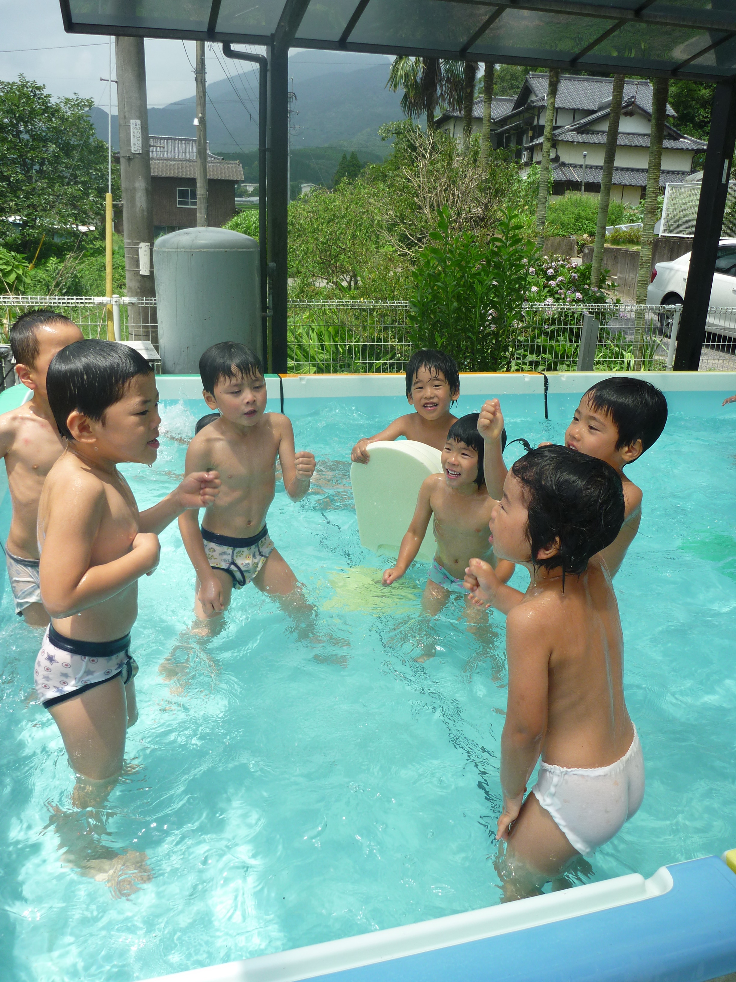 幼稚園　保育園　プール　全裸 