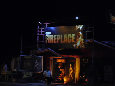 LaUnion-Fireplace-bar