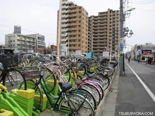 家 の 前 自転車 駐 輪