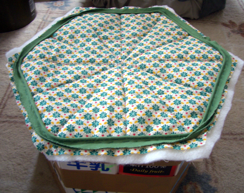 牛乳パックの椅子 えっちゃんの散歩