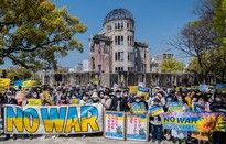 チラシ用写真 カクワカのサイトより No WAR