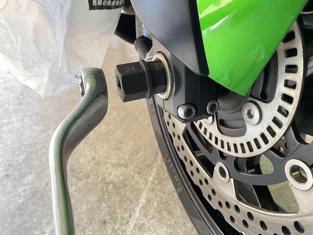 ZX-14Rタイヤ交換(前輪) : euro_garage Diary ZX-14Rタイヤ交換(前輪) : euro_garage Diary