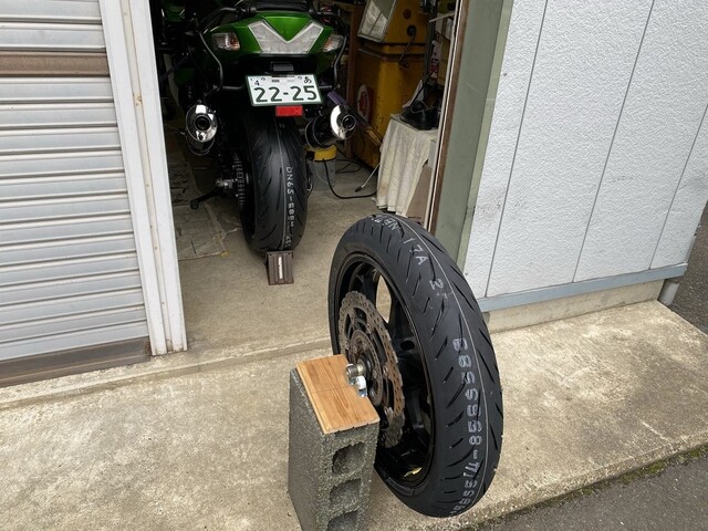 ZX-14Rタイヤ交換(前輪) : euro_garage Diary ZX-14Rタイヤ交換(前輪) : euro_garage Diary