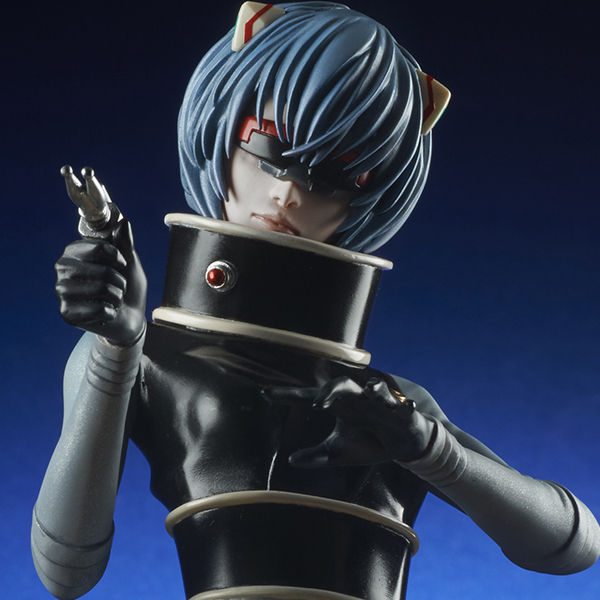 X星人の姿となった綾波レイのコラボフィギュアが限定販売決定！