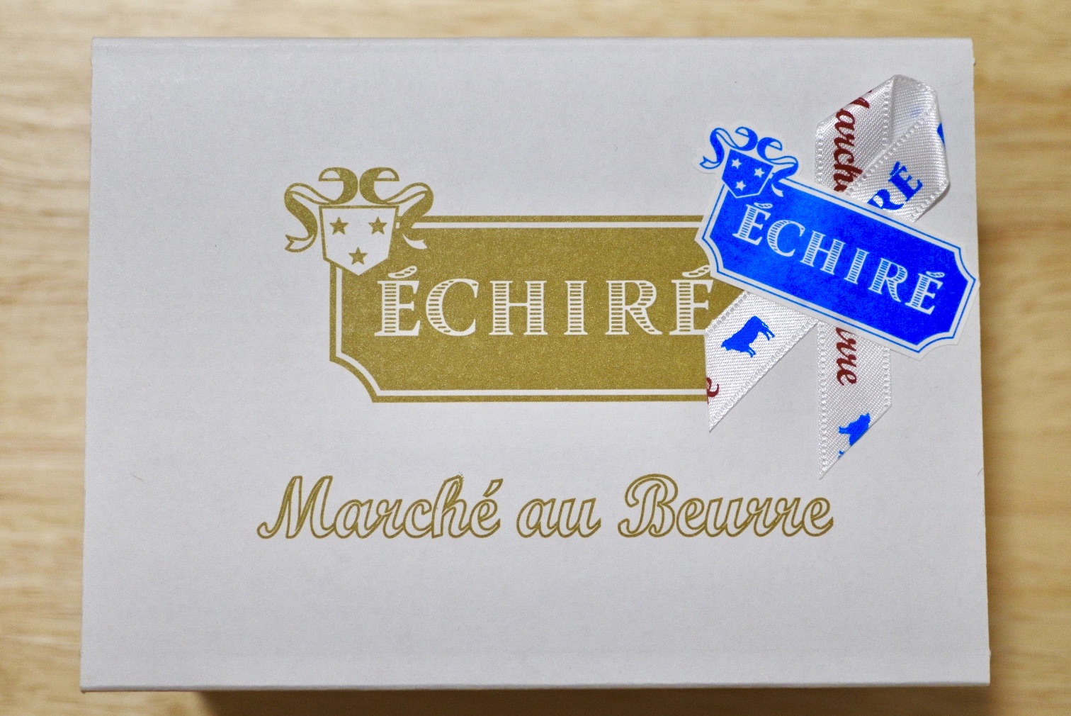 ライジングサン びっくり箱実食 ガレット エシレ サブレ ヴァニーユ 猫とふたり暮らし Evaとaiaiの日常