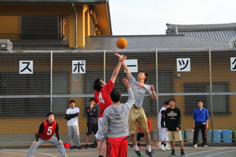 一般ベアーズVSシンパンズTip Off