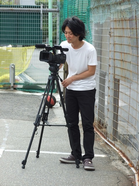 ディレクター横関