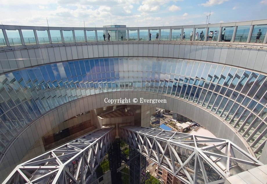 梅田スカイビル空中庭園展望台-02