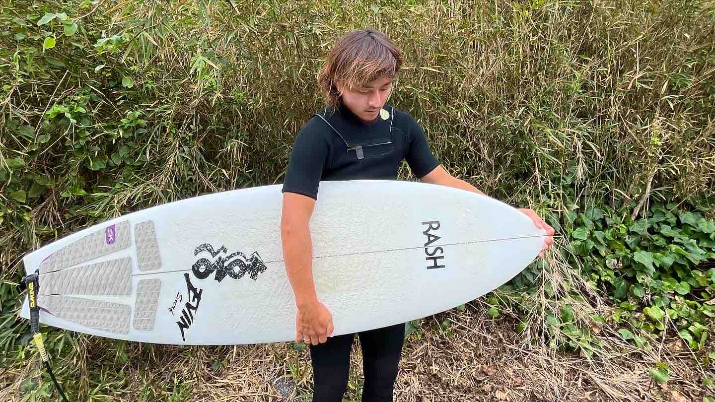 Kozo) Aj model : EVIN SURF