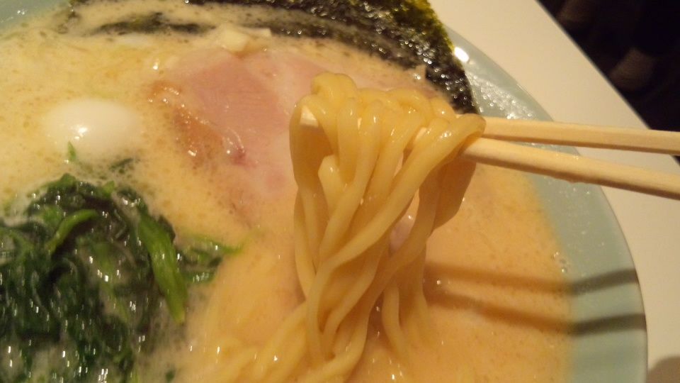 和歌山で和歌山ラーメンじゃないラーメンを食べてみた ラーメン丸花 萌える釣魂 あなたはラーメン好きですか 本家継承 フィッシング グルメ紀行