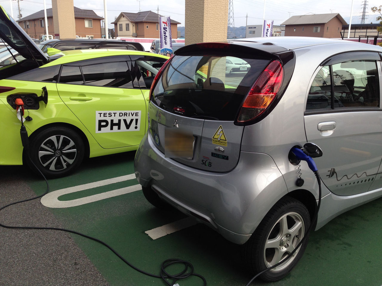 プリウスphvで充電 電気自動車ニュース プリウスphvで充電 電気自動車ニュース