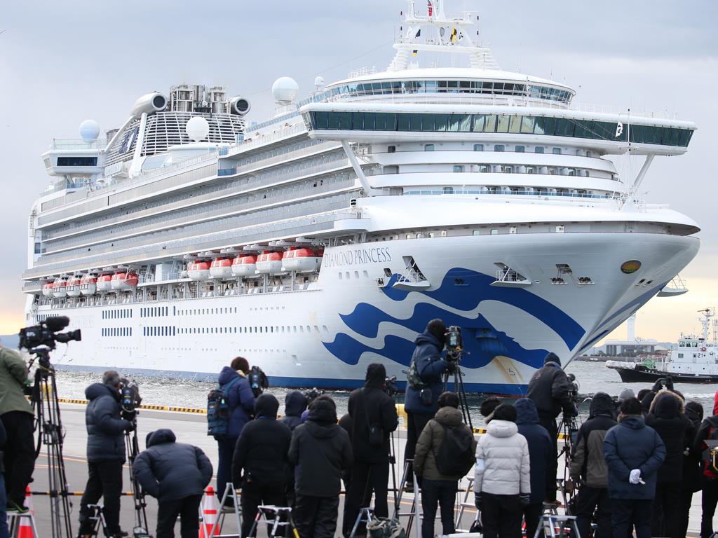 【悲報】「まるで浮かぶ監獄だ！」横浜のクルーズ船に世界が騒然ｗｗｗｗｗのサムネイル画像