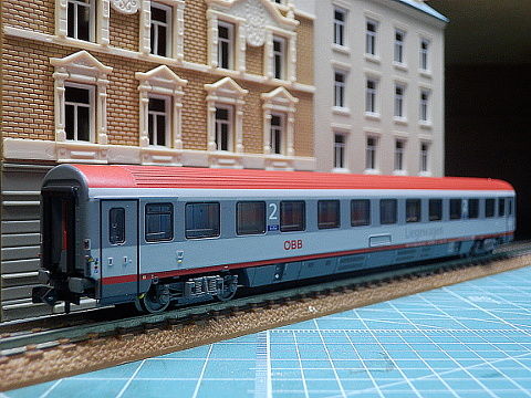 Ｌ．Ｓ．Ｍｏｄｅｌｓ　７７１８２　ＯｅＢＢクシェット客車２両セット 117系7000番台 寝台電車「WEST EXPRESS 銀河」が入線しました。TOMIX
