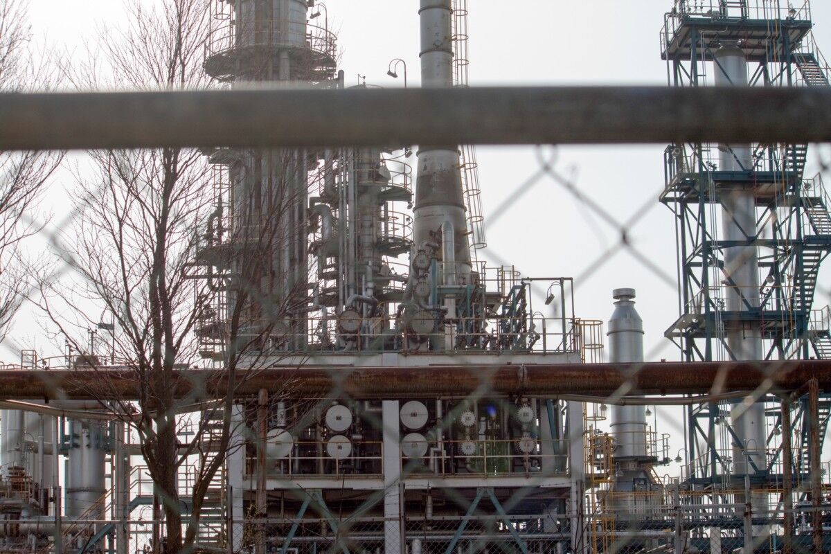 新日本石油工場