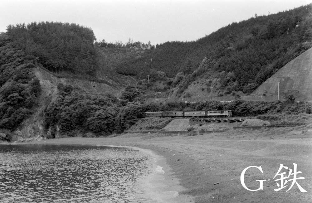 黒潮海道 熊野灘に沿って走るDF50 紀勢本線 紀伊長島 1978年6月 : G鉄