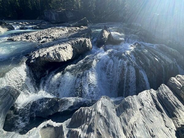 20251015_002325475_iOS