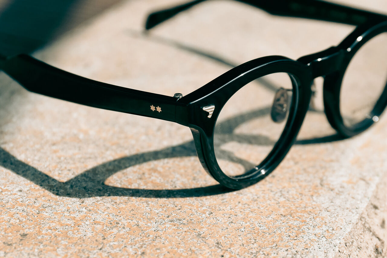 使い込むほどに愛着が深まる。 時を経るごとに顔に馴染んでいく