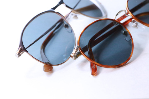 Persol-b