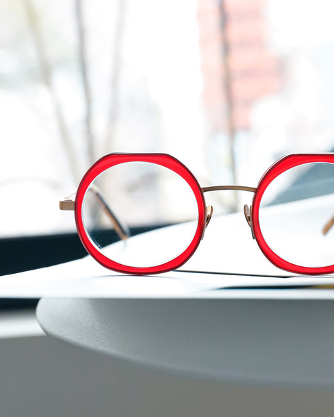 SHELTER-CARLA-M014-B05-red-1350-b