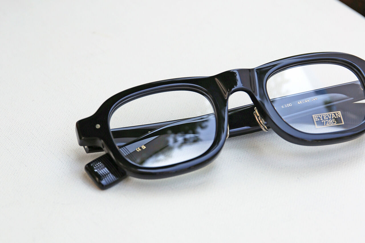 A、　EYEVAN7285 370 c360 EYEVAN7285：アイヴァン7285 