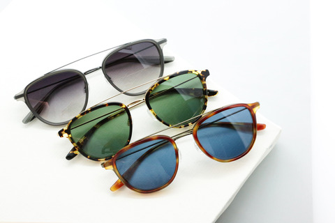 BARTON PERREIRA-COURTIER-b