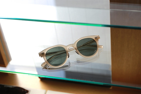 EYEVAN7285-776-335-b