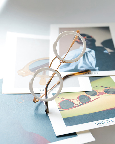 SHELTER-CARLA-M014-PVB-1350-d