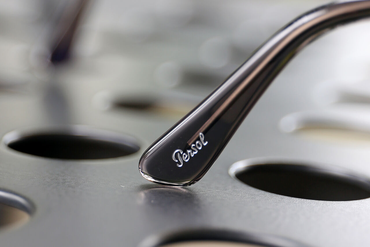 Persol：ペルソール 