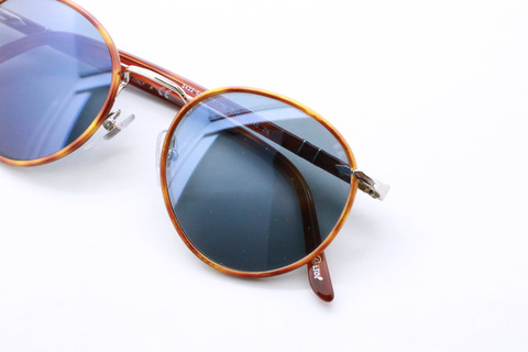 Persol-e