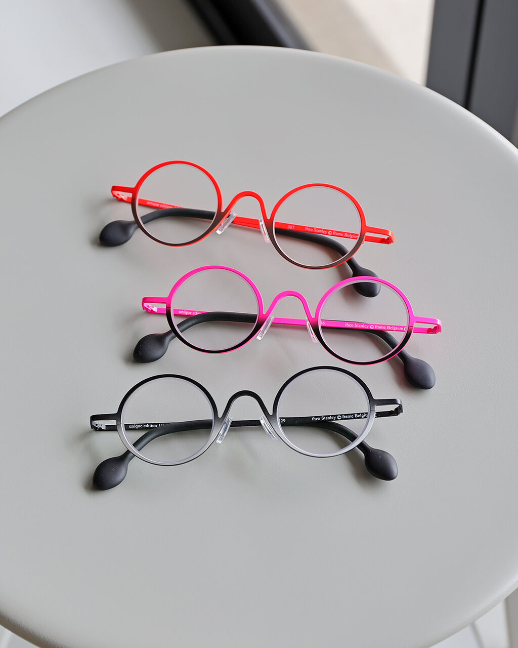 値下げ！Theoファンの方へ　希少デザイン　theoフレーム Theoファンの方へ 希少デザイン theoフレーム 【公式通販】