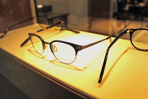 BARTON_PERREIRA_NEWMODEL_MIDO2012