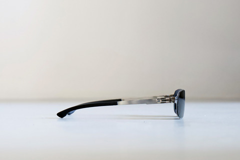 ic!berlin-tyler-shinygraphite-e