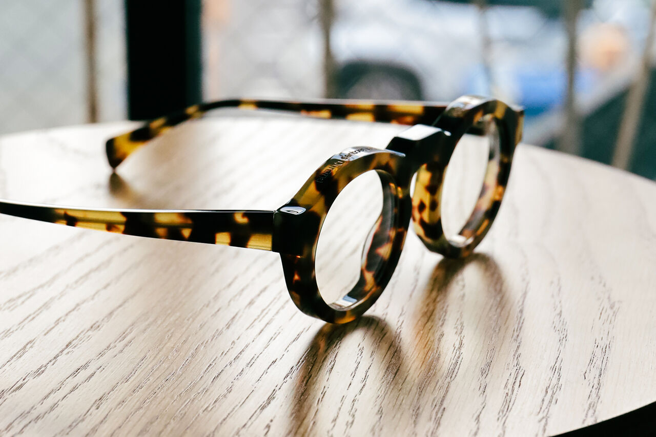 Jacques Durand ジャックデュラン Plus is + 339 計算された重厚感  