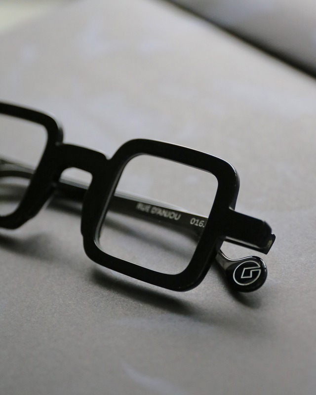 GASTON-RUE DANJOU-black-1350-a