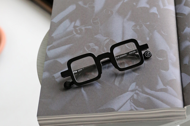 GASTON-RUE DANJOU-black-c