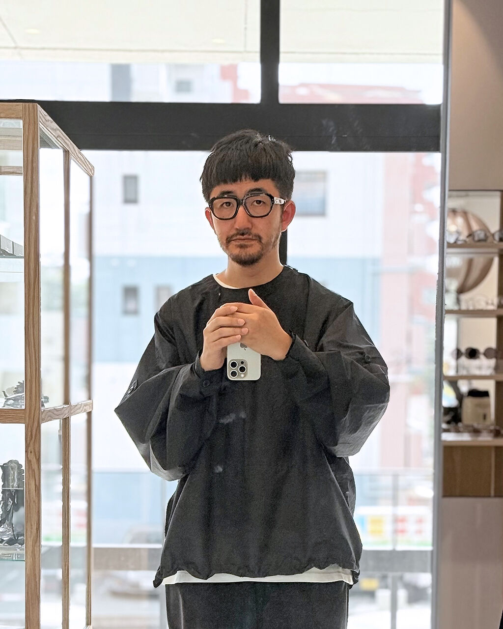 ブラックフレーム メガネ(度あり) 8000：OTTO MILA 圧倒的存在感。 ビッグサイズ黒縁眼鏡フレームで小顔