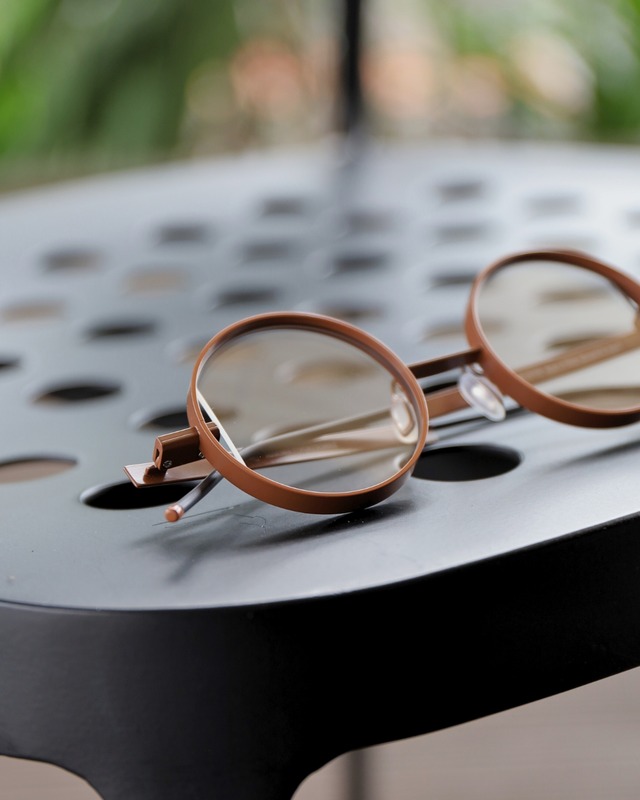 TWOFACE-ROUND-BROWN-1350‐a