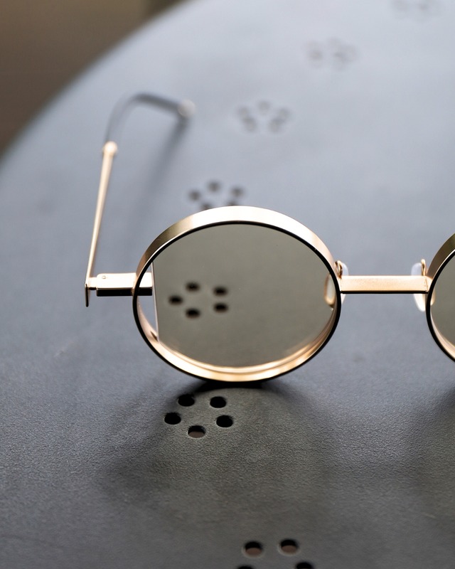 TWOFACE-ROUND-GOLD-1350‐a (1)