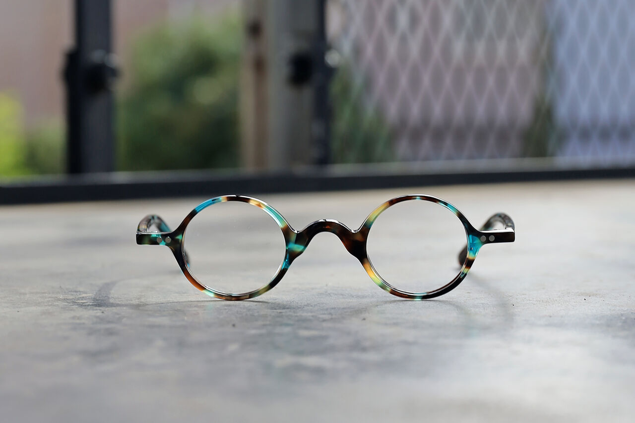 TRACTION × CORBUSIER: 極小ラウンドフレームの魅力 新入荷