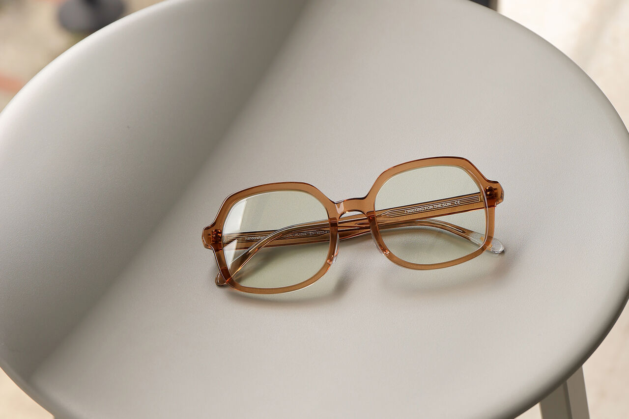 WAITING FOR THE SUN 魅力的な飴色クリアブラウン 多彩なレンズカラー