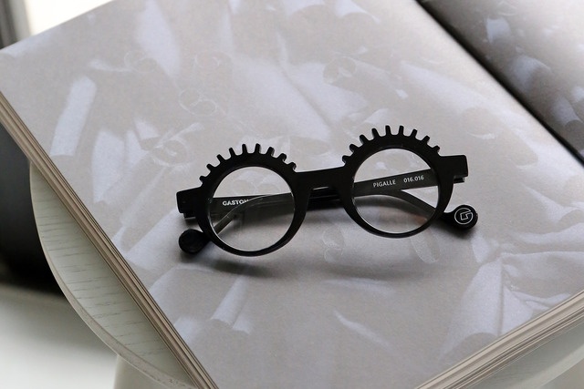 GASTON-pigalle-black-e
