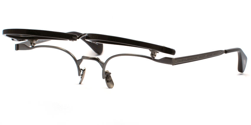 OLIVER PEOPLES 新作撥ね上げフレーム 