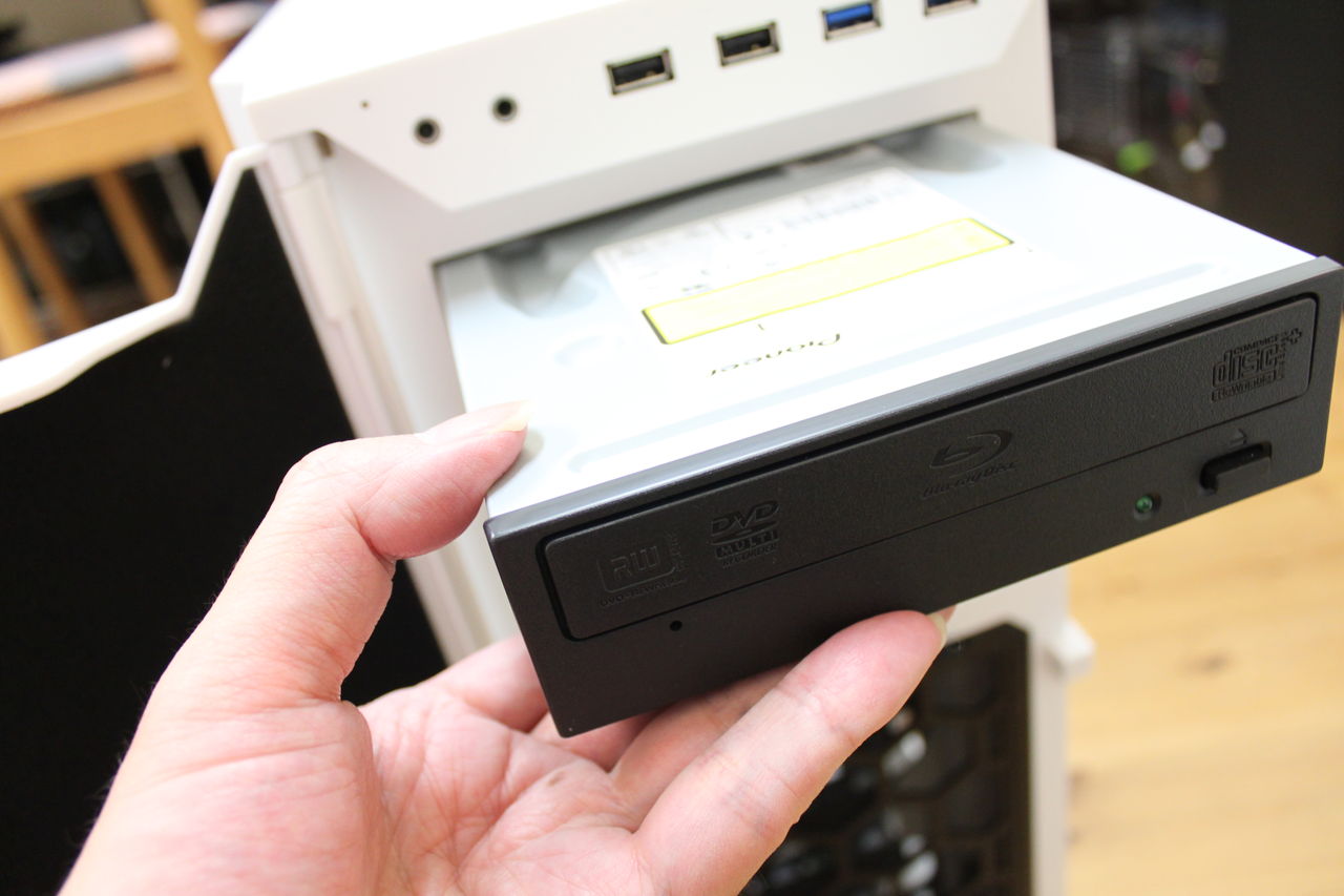 自作PC作成7（Haswell refresh）～ブルーレイドライブをPCケースに