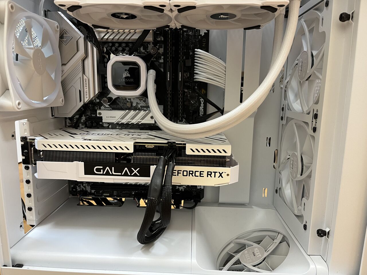 白いPCが完成(Core i5 13600KFとできるだけ白いパーツで 白いPCが完成(Core i5 13600KFとできるだけ白いパーツで