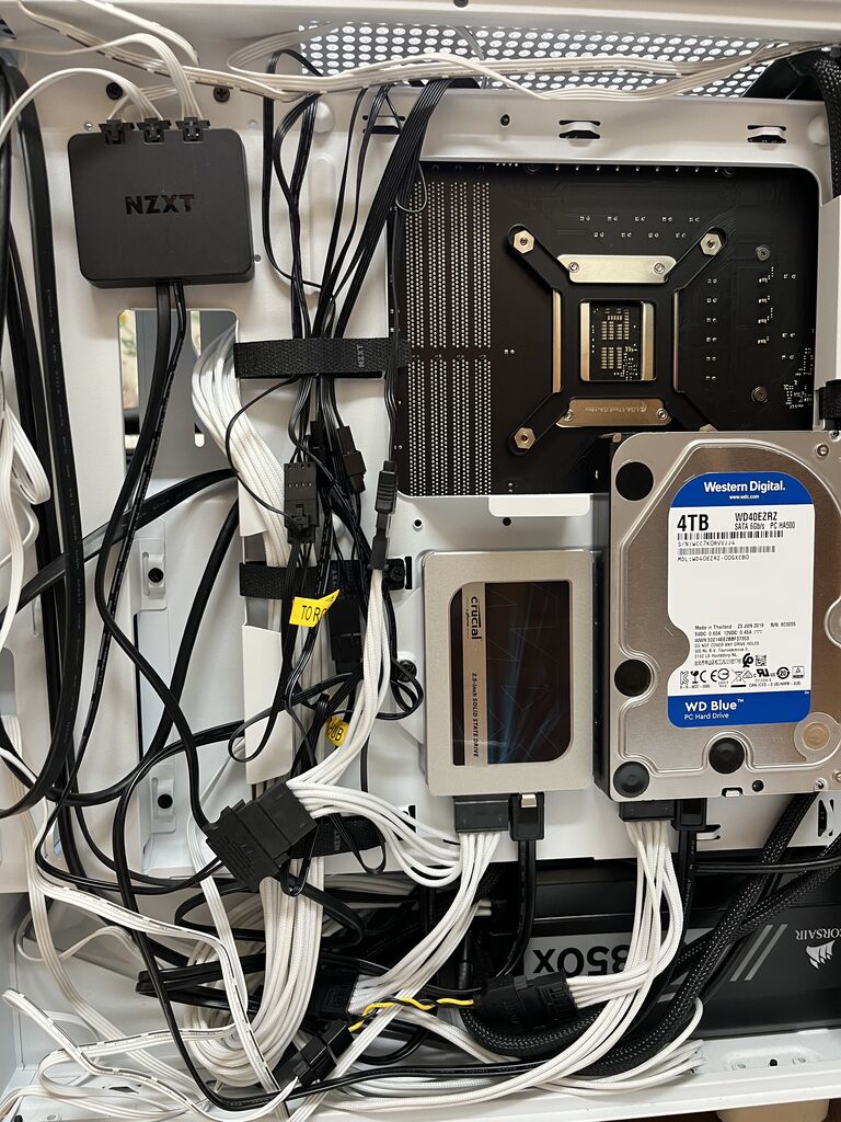 白いPCが完成(Core i5 13600KFとできるだけ白いパーツで 白いPCが完成(Core i5 13600KFとできるだけ白いパーツで