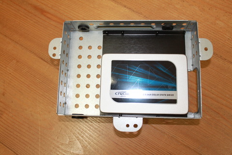 元のハードディスクマウンタ上にSSDをセット