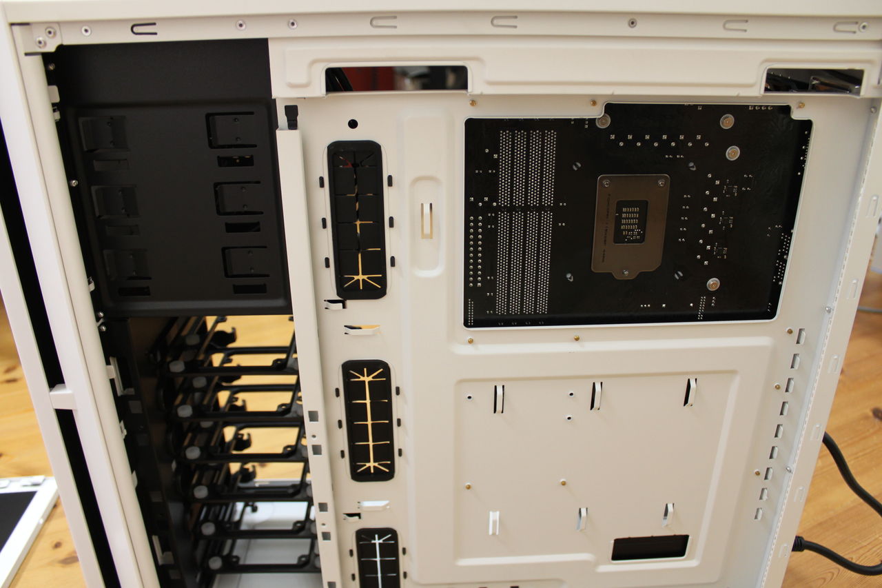 自作pc作成7 Haswell Refresh ブルーレイドライブをpcケースに取り付ける デジpc記 自作pc作成7 Haswell Refresh ブルーレイドライブをpcケースに取り付ける デジpc記