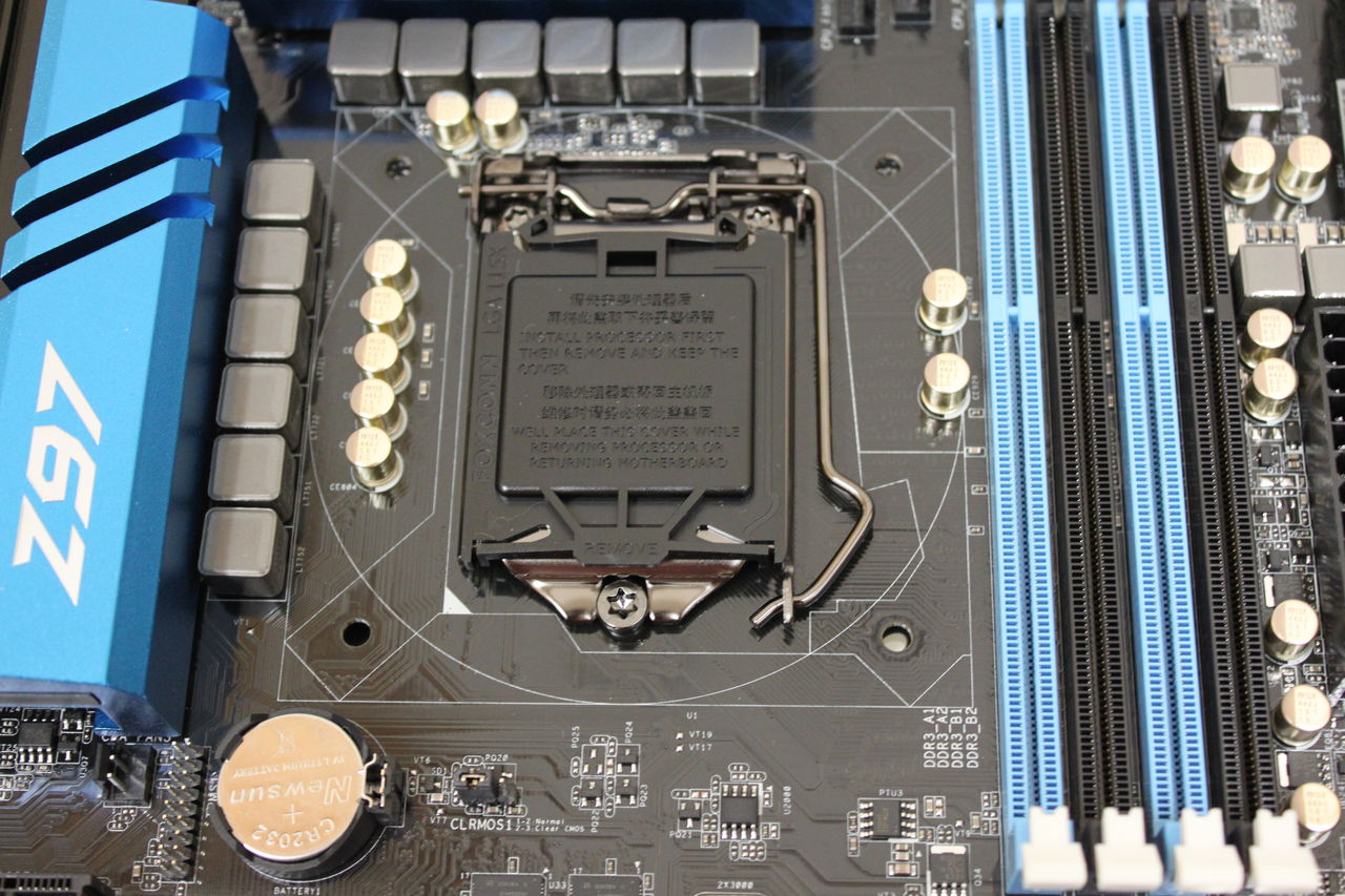自作PC作成2(Haswell refresh)~マザーボードにCPUを 自作PC作成2(Haswell refresh)~マザーボードにCPUを
