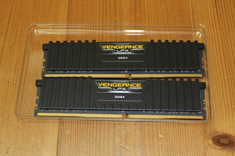 CORSAIR DDR4-2666MHz CMK16GX4M2A2666C16 8GB×2枚